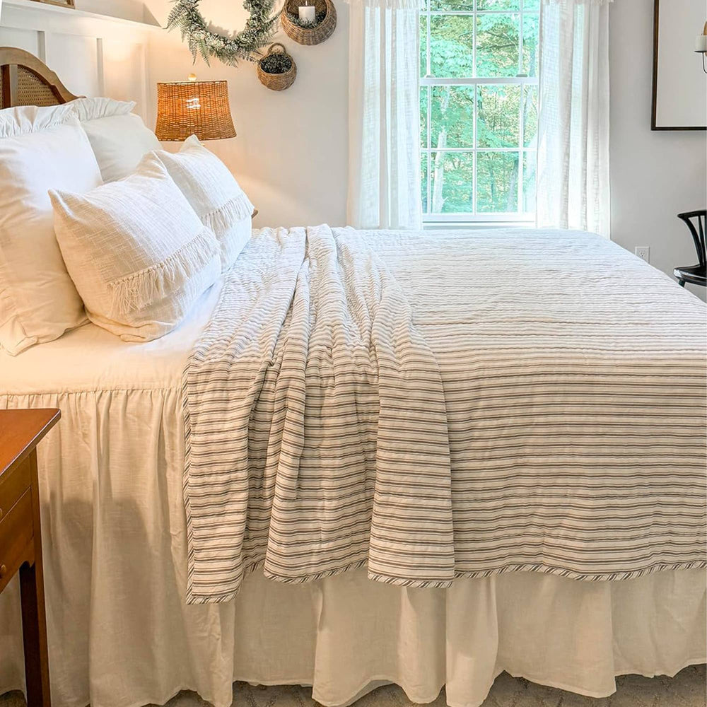 VHC Brands VHC Brands - Timeless Ticking Gray Luxury King Quilt 105Lx120W