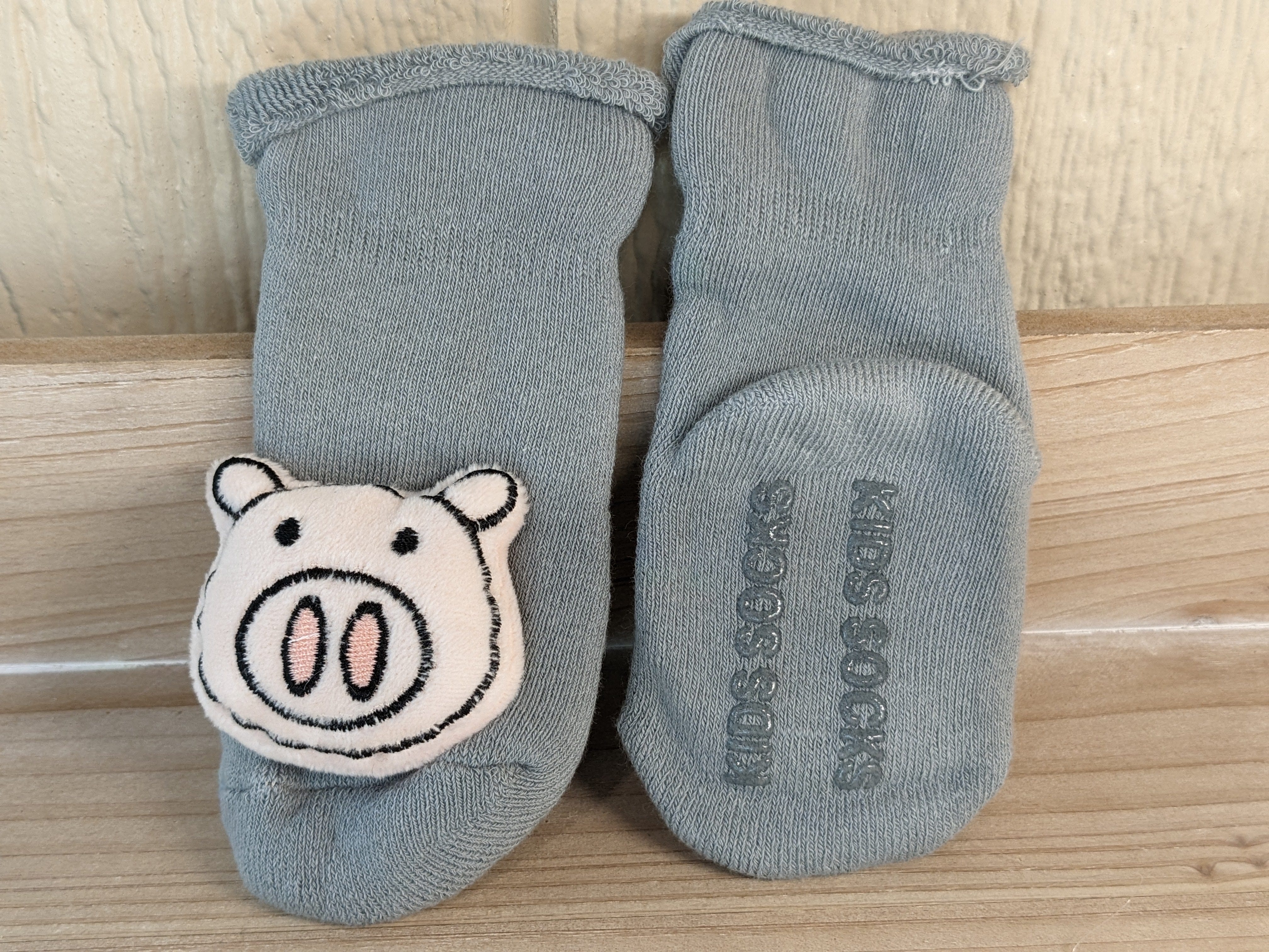 Piggy Socks for Baby with Grippy Bottoms Gray